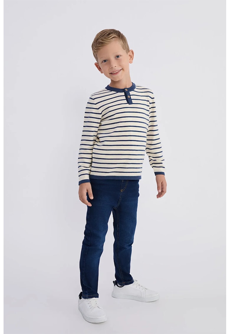 Pulover tricotat fin cu dungi