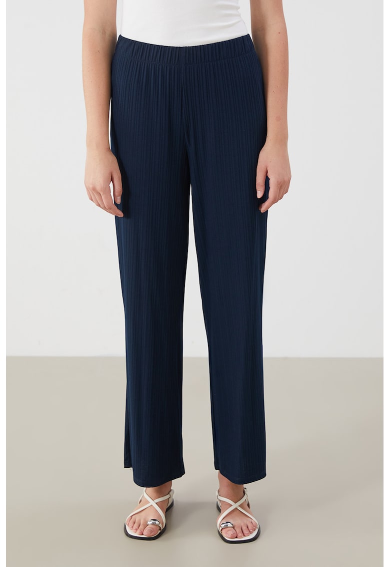 Pantaloni crop cu striatii