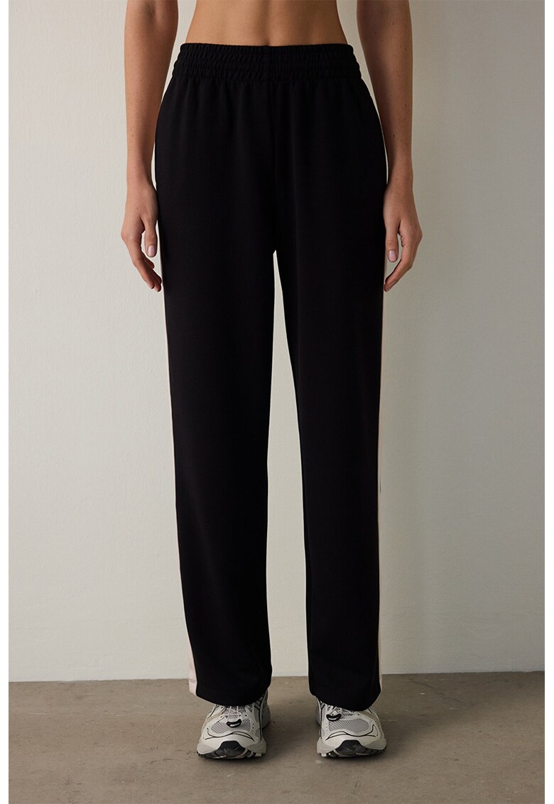 Pantaloni de trening cu model uni si talie inalta