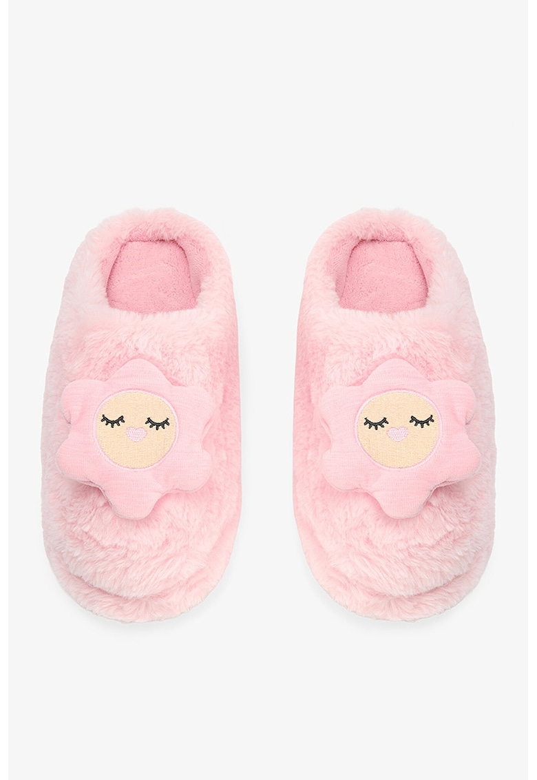 Papuci de casa pufosi cu aplicatii 3D