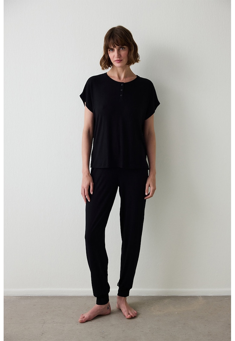 Pijama cu maneci scurte si model uni