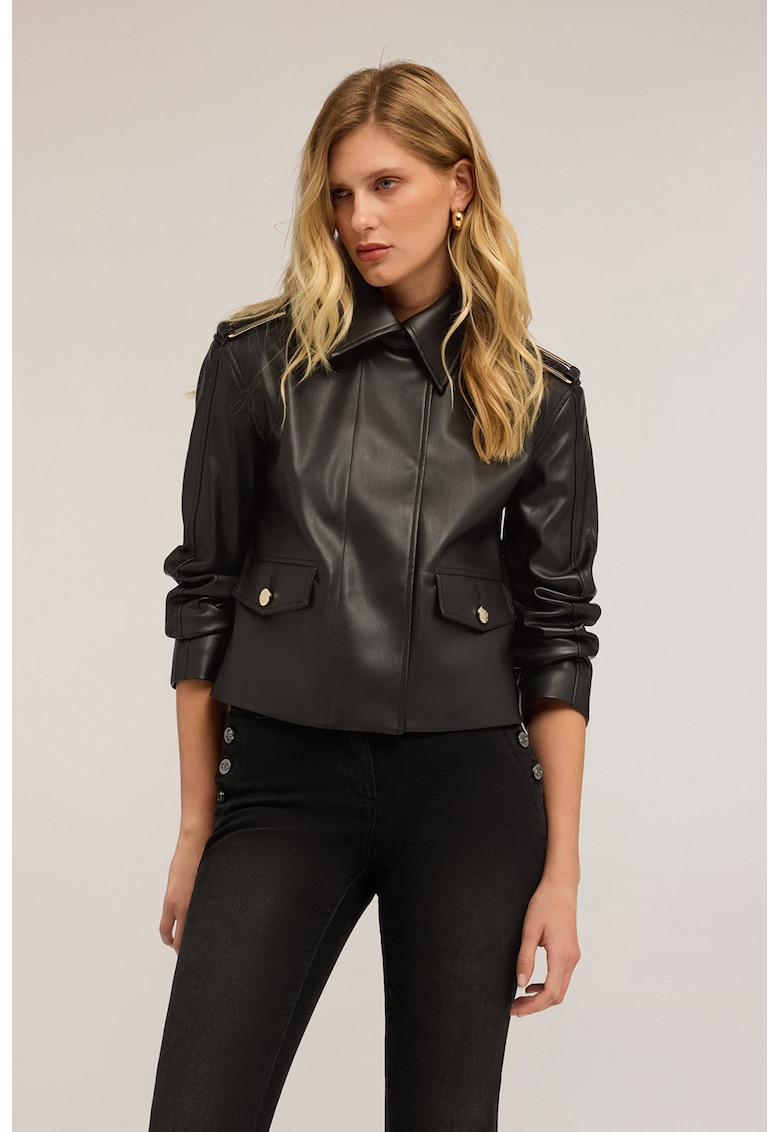 Jacheta din piele ecologica cu elemente metalice pe umar