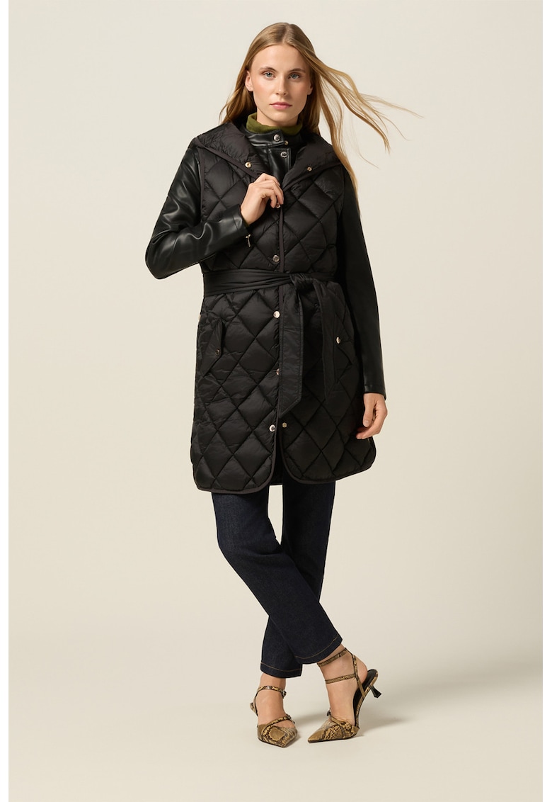 Vesta cu gluga si cordon