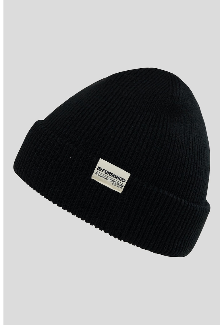 Caciula trciotata Tara