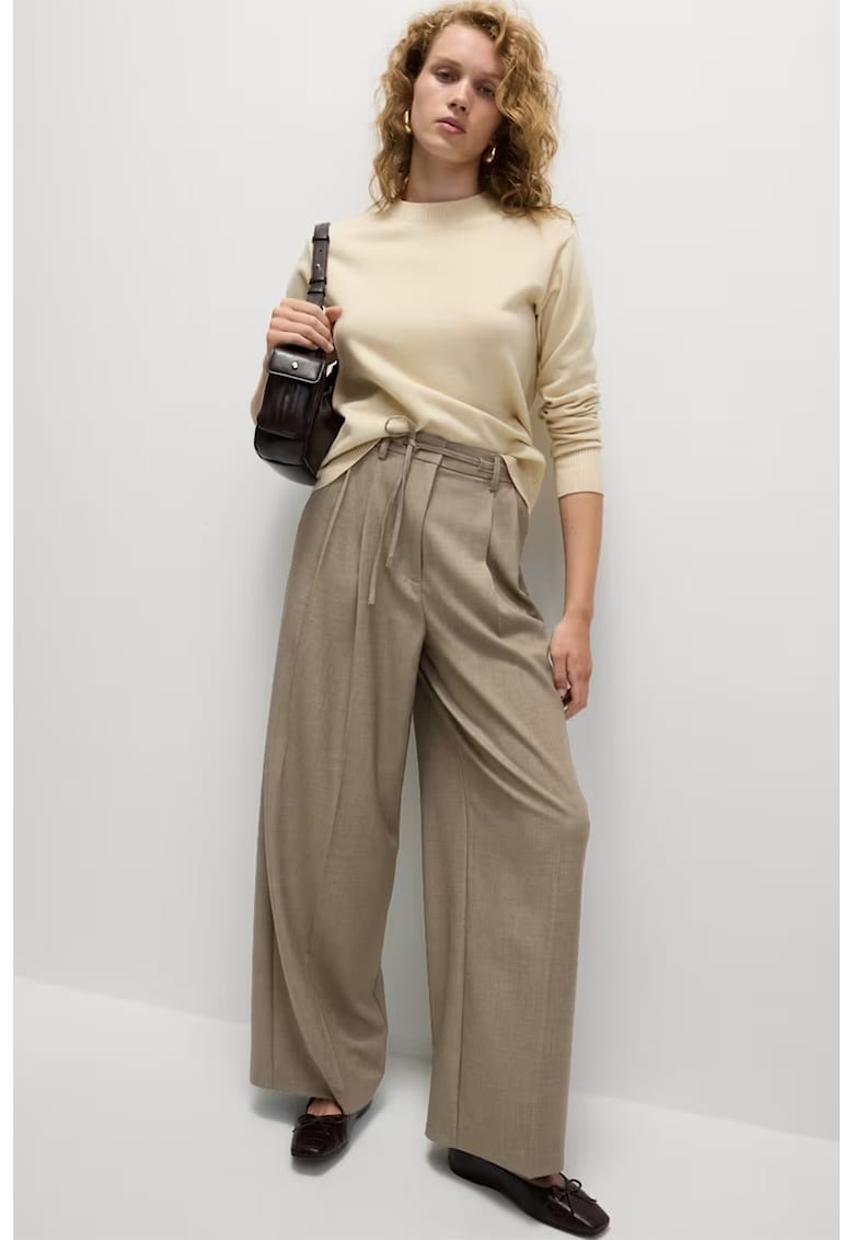 Pantaloni plisati cu croiala ampla si snur
