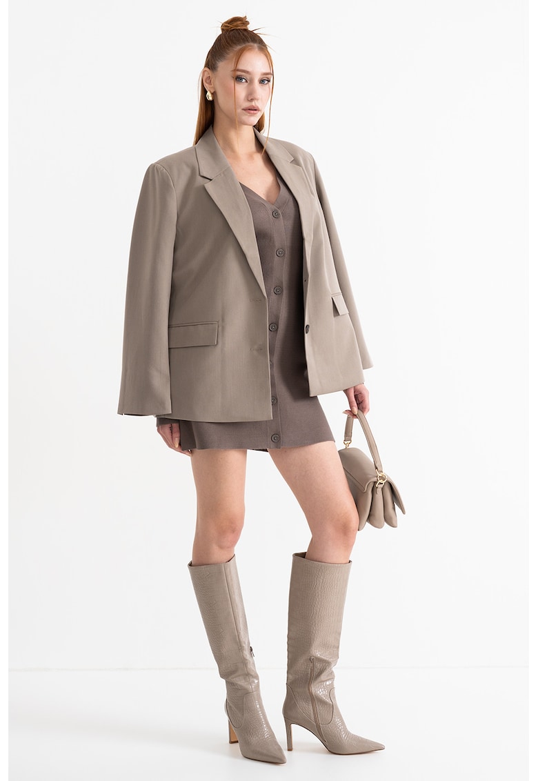 Sacou supradimensionat cu revere decupate