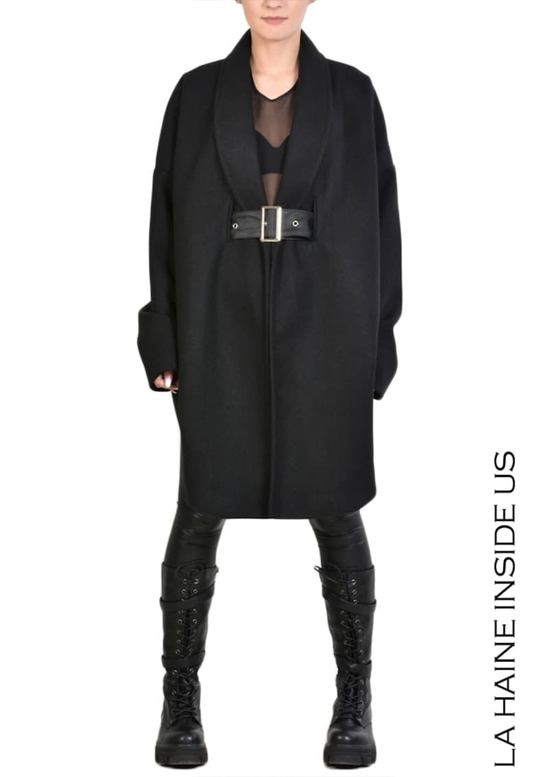 Palton asimetric - supradimensionat - din panza captusita - curea detasabila