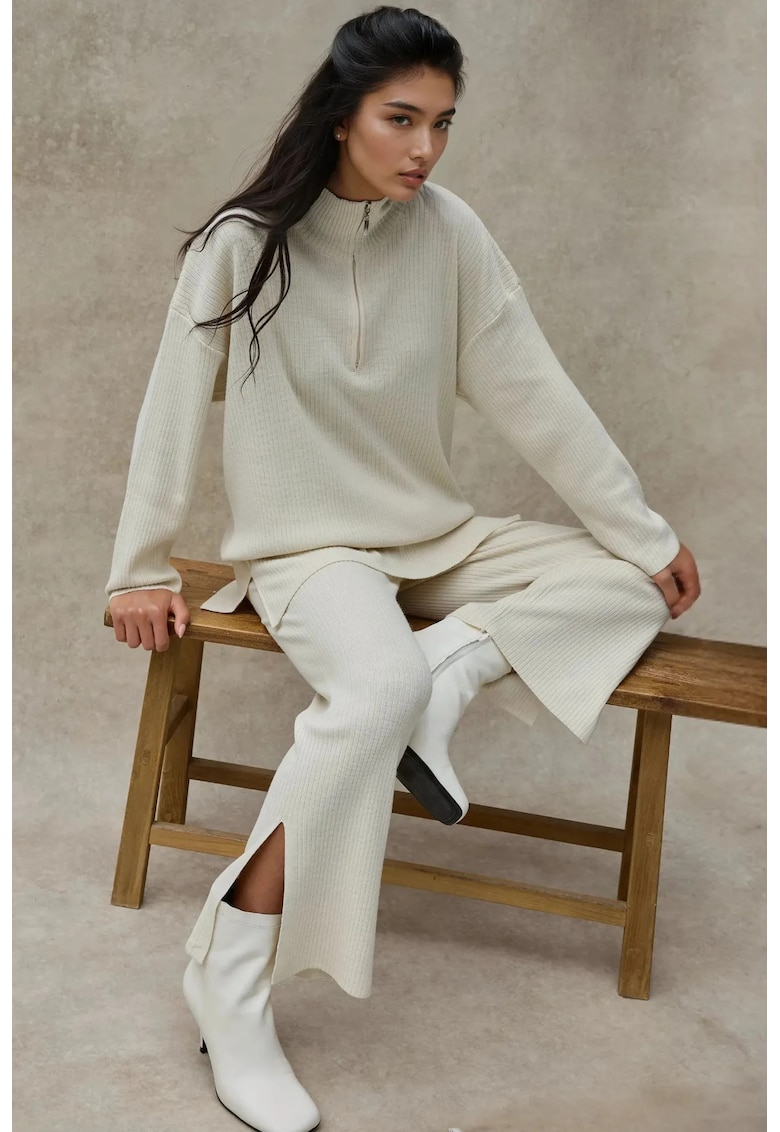 Costum coordonat dama - tricot cu talie inalta si guler cu fermoar - ecru -