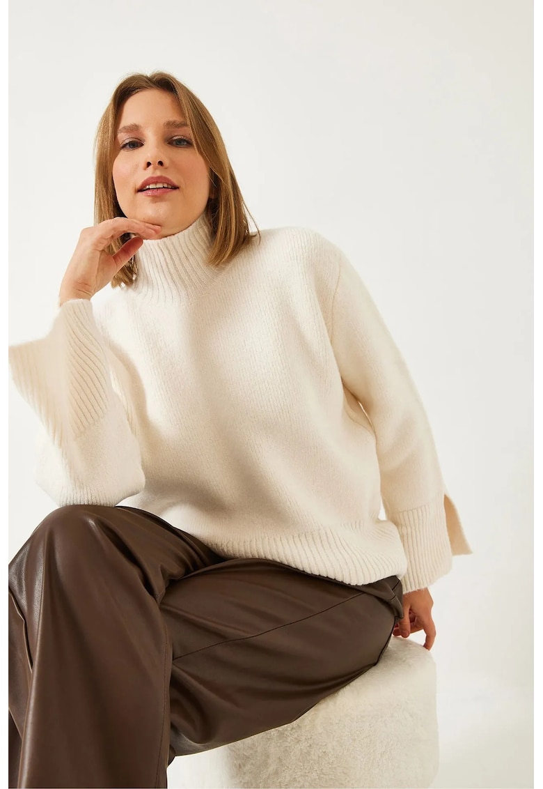 Pulover dama -  guler inalt - croiala lejera - alb-galbui - tricot -