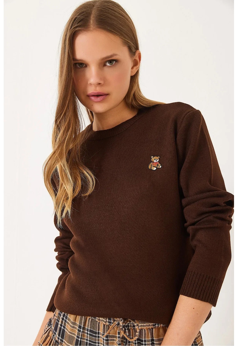 Pulover dama -  cu guler rotund - brodat - maro - tricot -