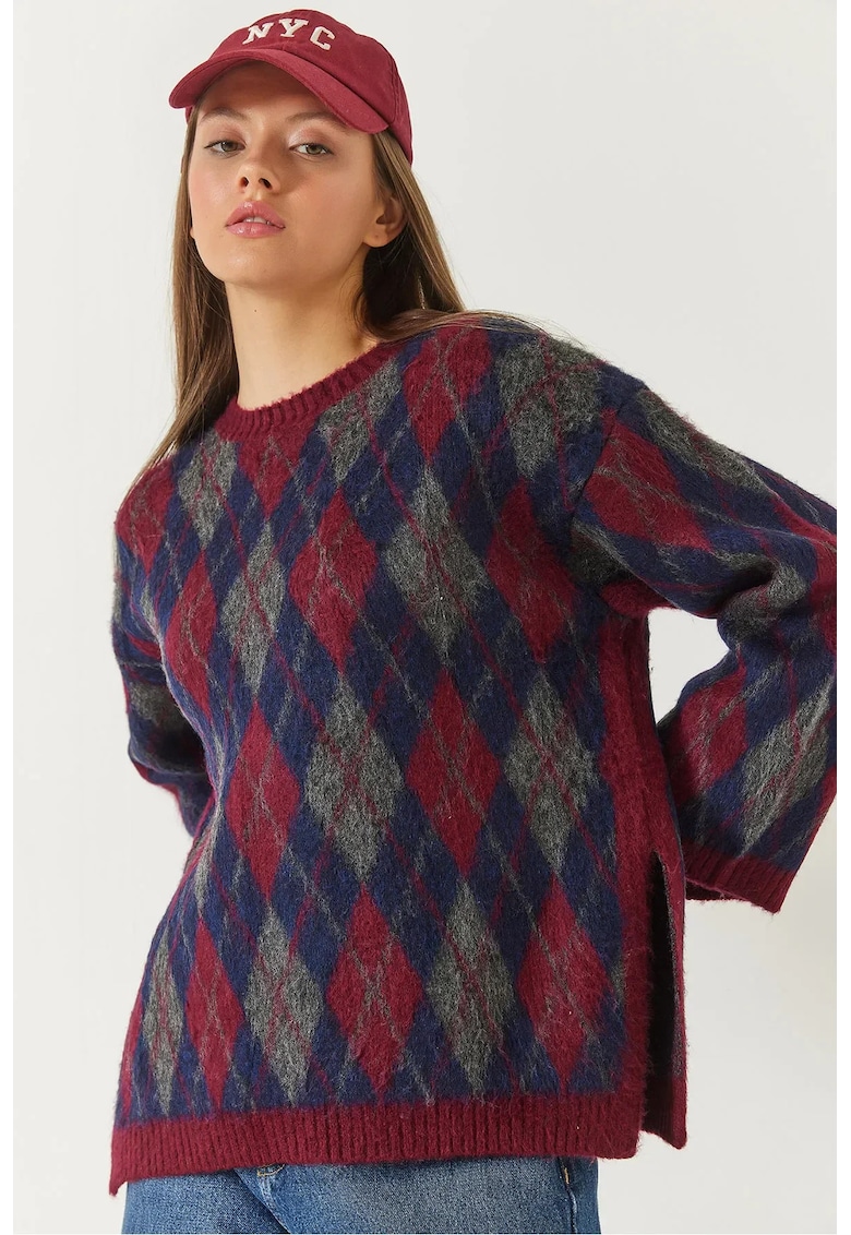 Pulover tricotat -  model baclava - guler rotund - crapaturi - rosu - acril-poliester - Pulover tricotat -  model baclava - guler rotund - crapaturi - rosu - acril-poliester -