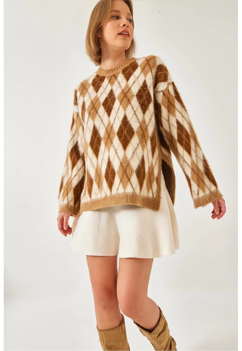 Pulover tricotat - model Baclava - guler rotund - crapaturi - bej - tricot -