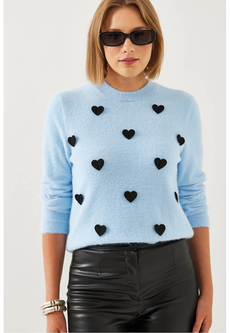 Pulover albastru tricotat inima