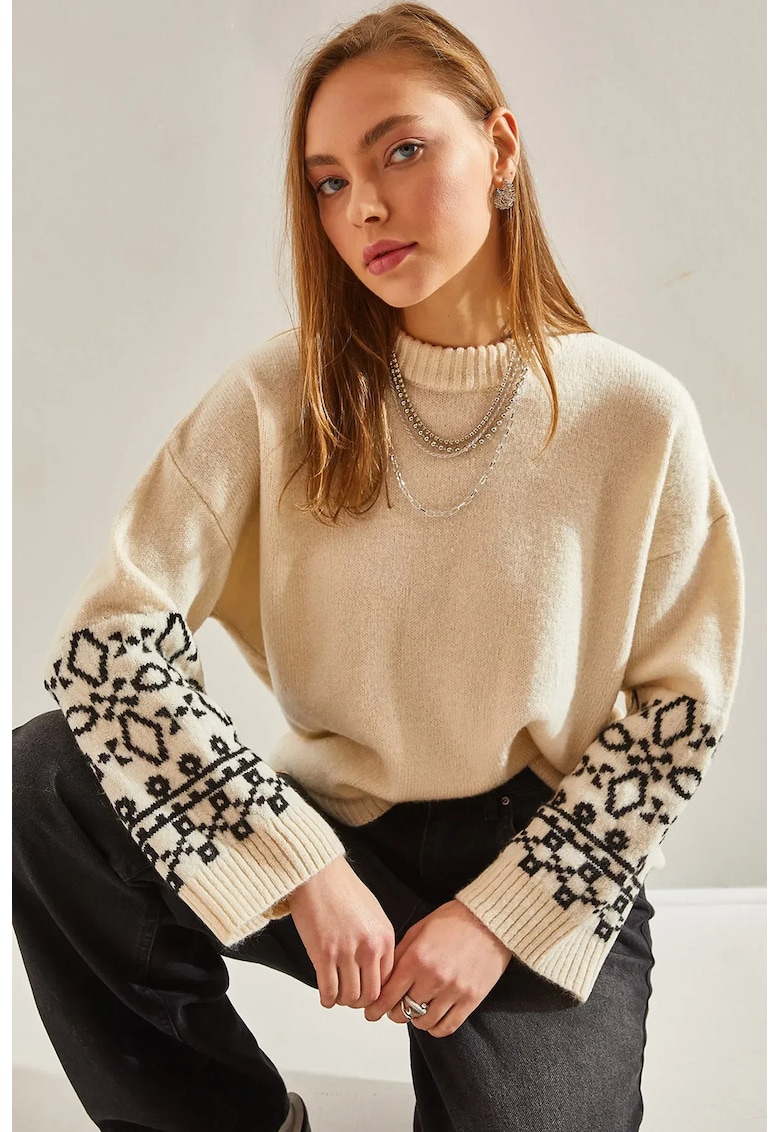 Pulover tricotat jacquard cu guler rotund  broderie - acrilic si poliester -