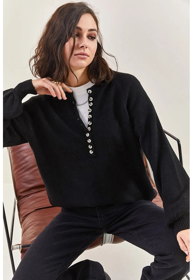 Pulover tricotat  cu dungi - guler cu nasturi - acrilic si poliester -