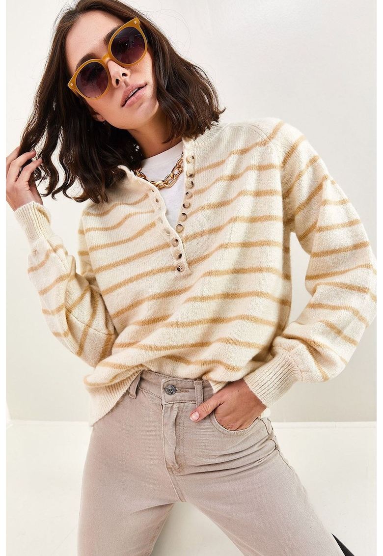 Pulover tricotat  cu dungi - guler cu nasturi - bej - tricot -