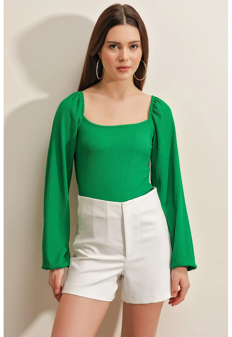 Bluza dama - mulata - poliester/lycra - cu decolteu patrat - detalii cu volane - verde
