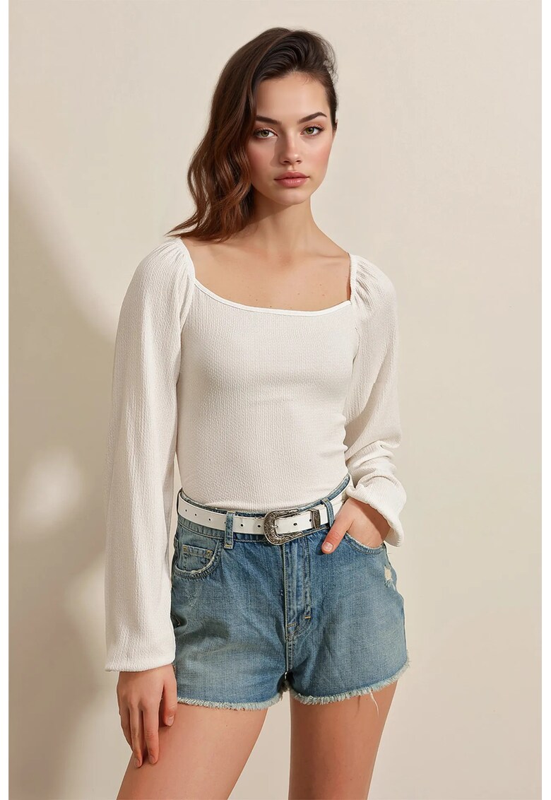 Bluza dama - mulata - poliester/lycra - cu decolteu patrat - detalii cu volane - alb