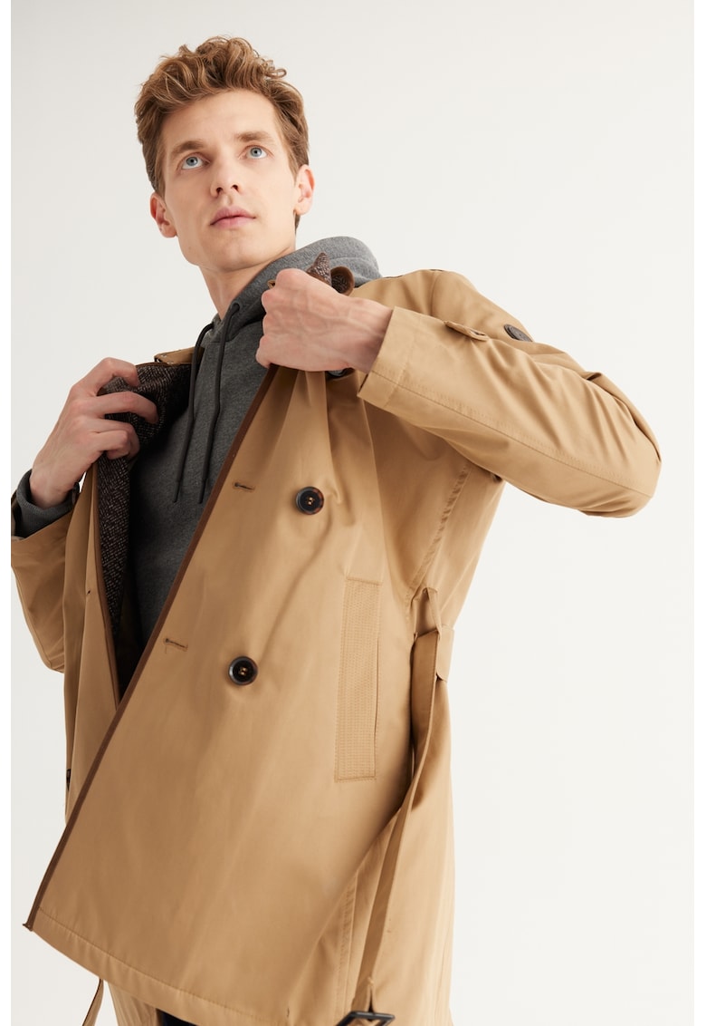 Trenci cu doua randuri de nasturi