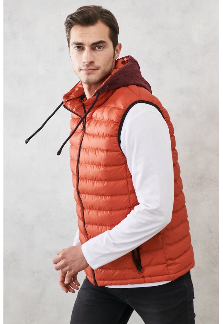 Vesta cu vatelina si gluga