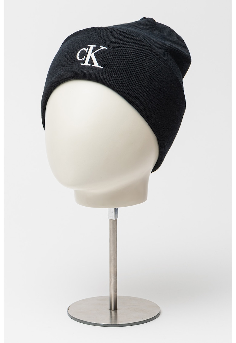 Caciula cu logo brodat - Negru
