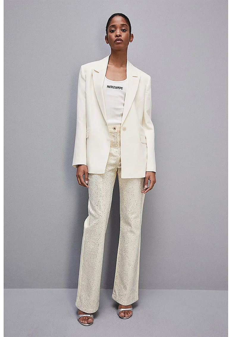 Blugi evazati cu strasuri aplicate