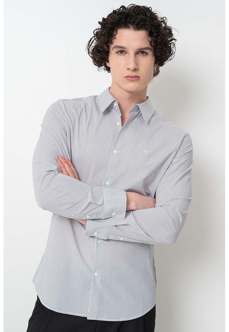 Camasa slim fit cu model in dungi si logo discret