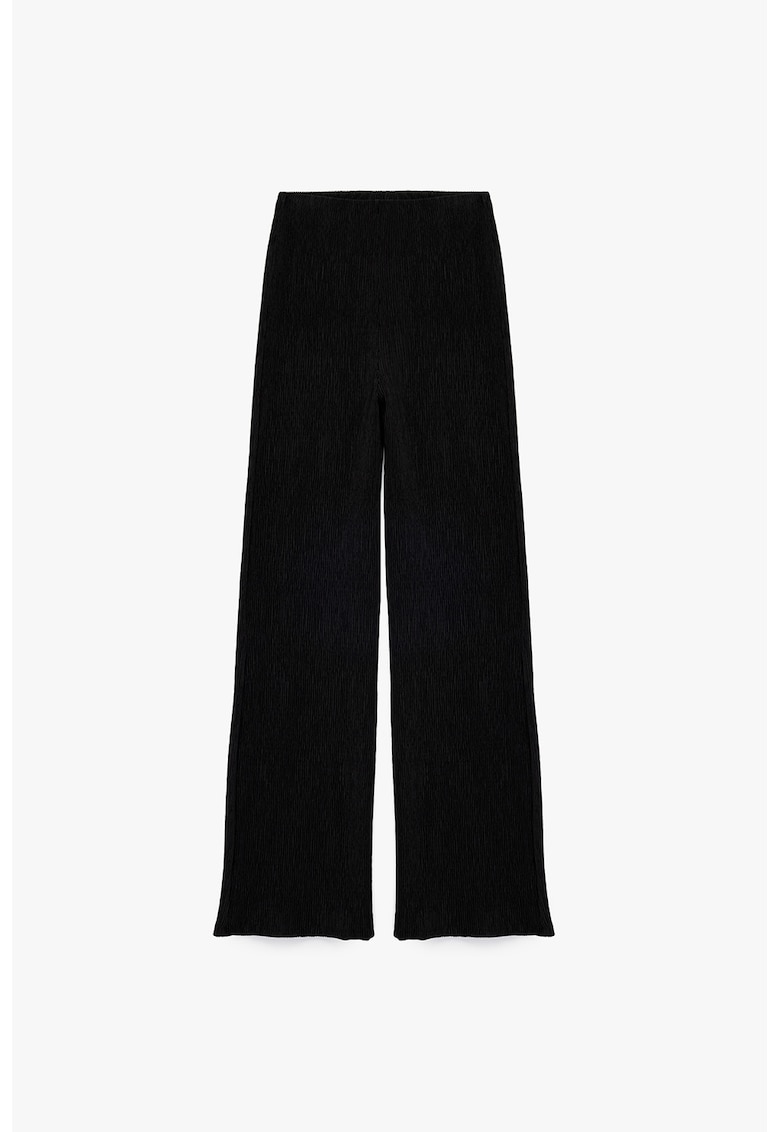 Pantaloni texturati cu croiala ampla