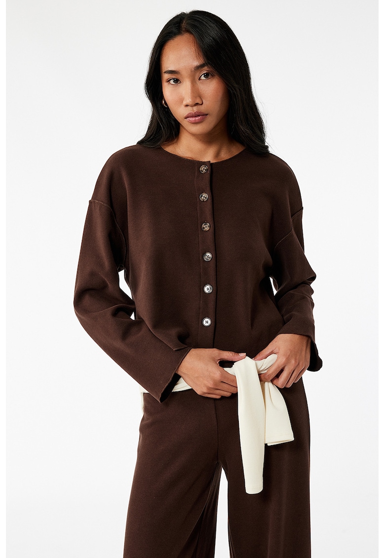 Cardigan tricotat cu nasturi si maneci cazute