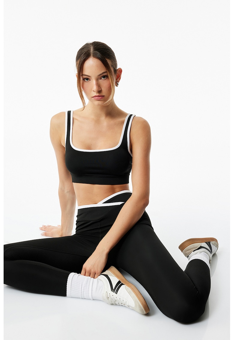 Bustiera uni cu burete