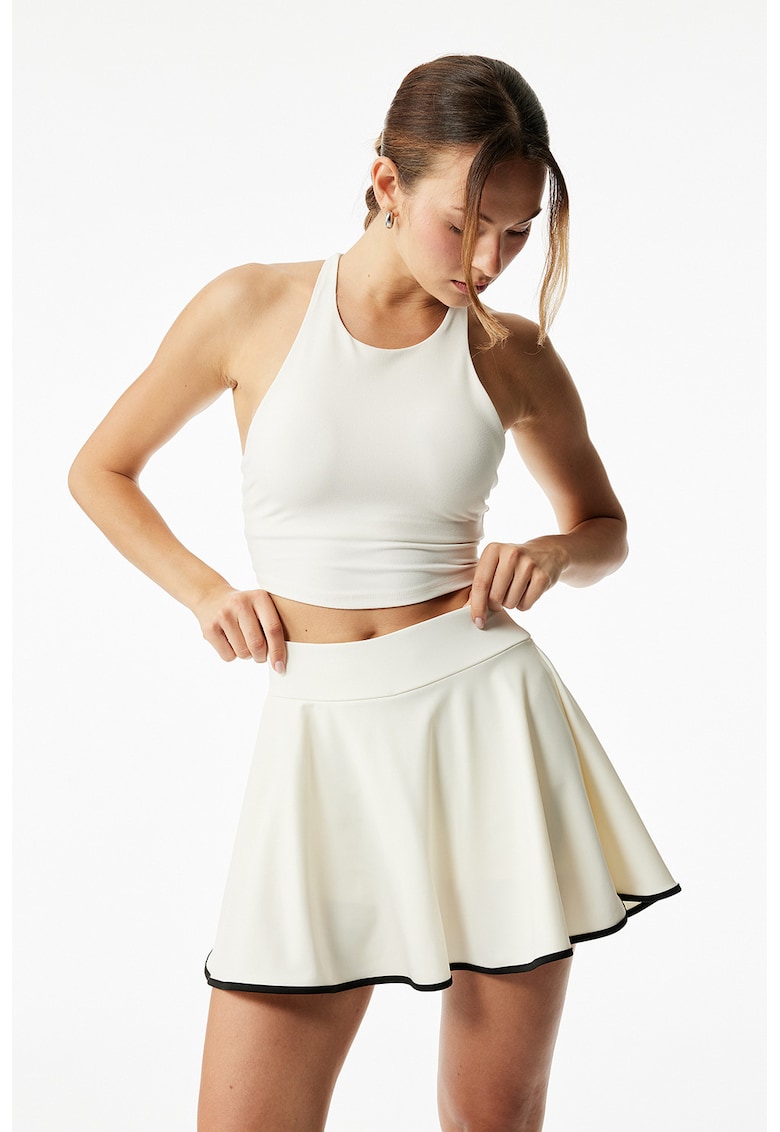 Bustiera cu burete si bretele incrucisate pe spate