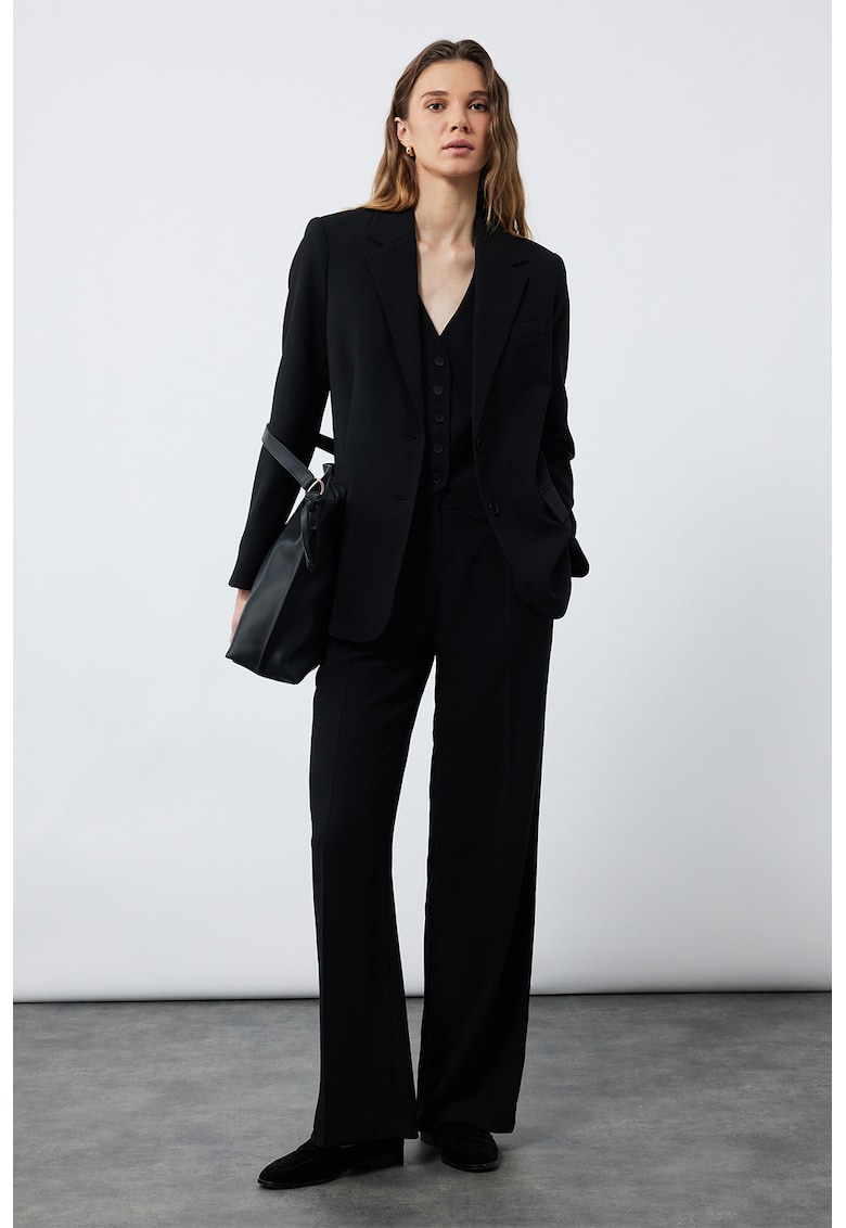 Sacou supradimensionat cu revere decupate