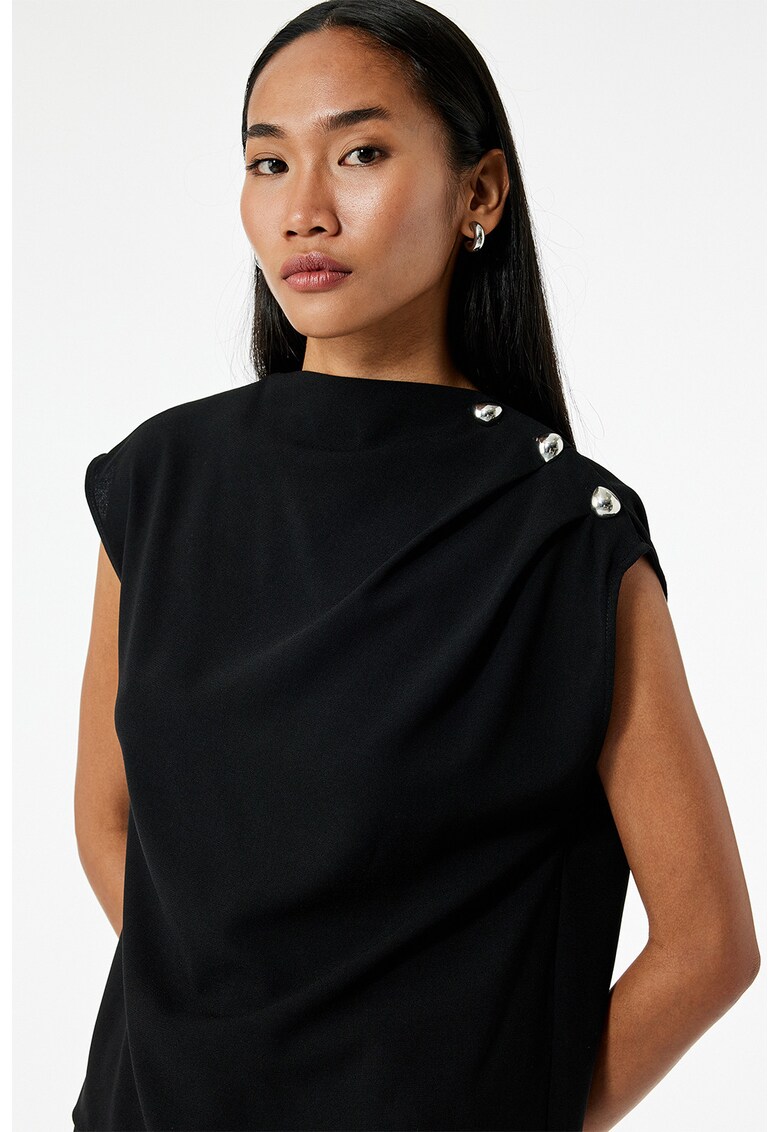 Bluza lejera cu fronseu si decolteu la baza gatului - Negru