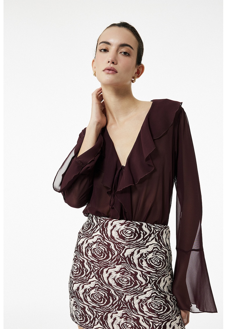 Bluza vaporoasa cu decolteu in V cu volane