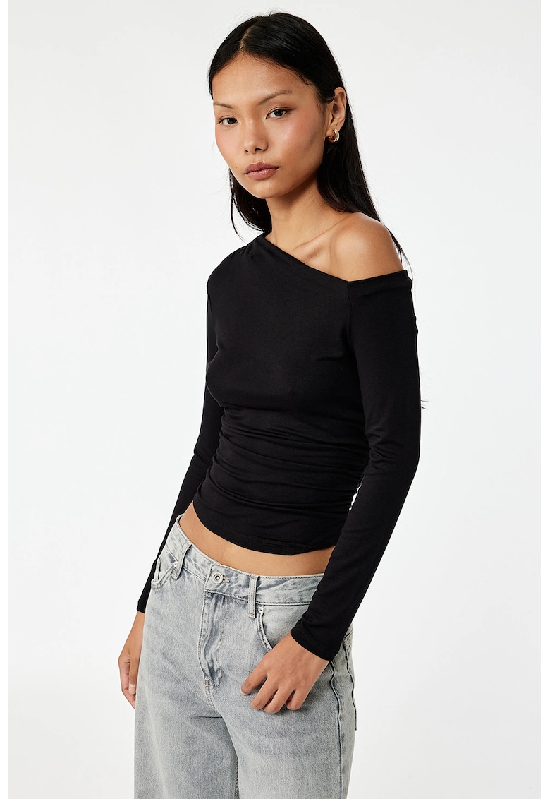 Bluza cu decolteu pe umar - Negru