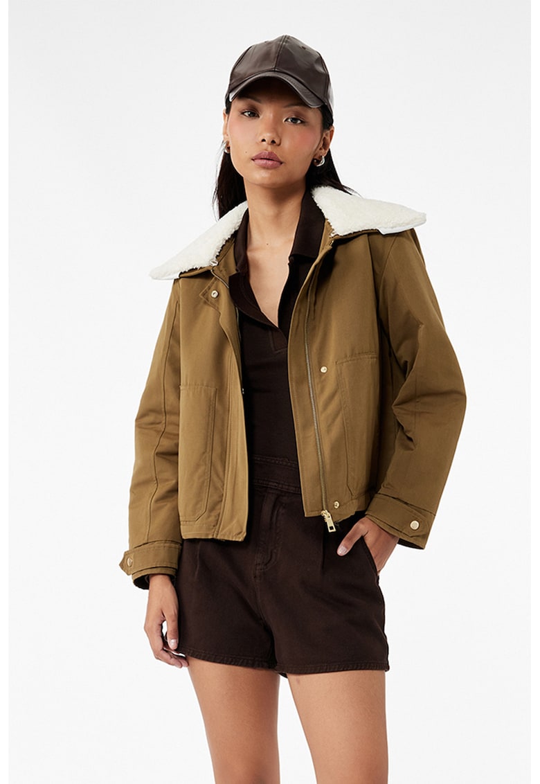 Jacheta cu guler cu blana sintetica