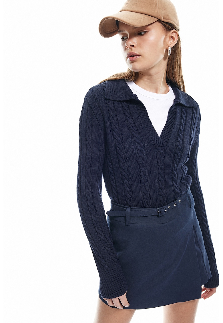 Pulover slim-fit cu decolteu in V - Bleumarin