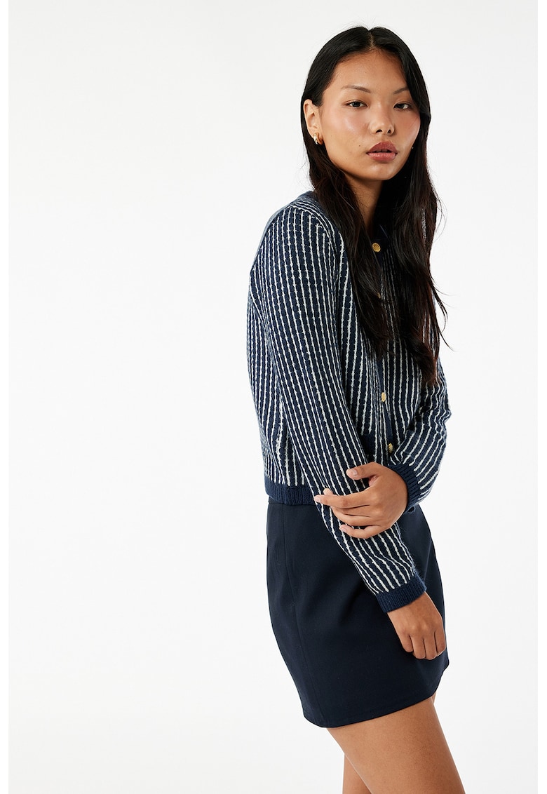 Cardigan tricotat cu nasturi