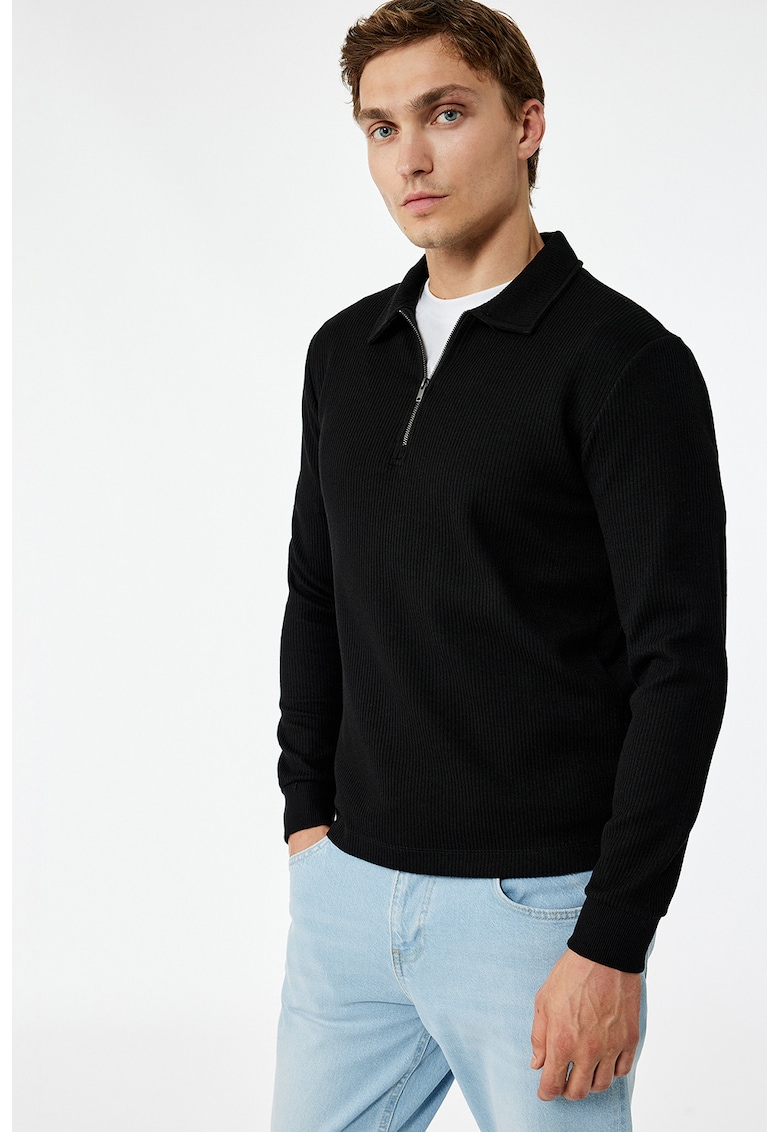 Pulover striat cu fenta cu fermoar