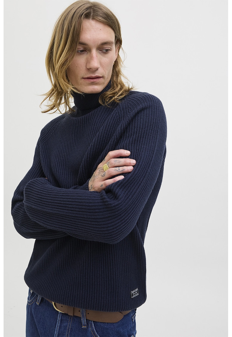 Pulover lejer cu guler inalt