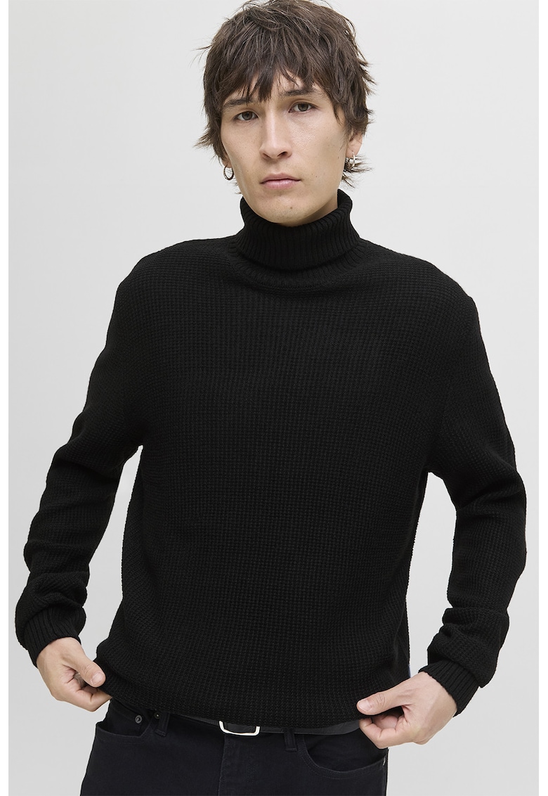 Pulover cu guler inalt si model uni