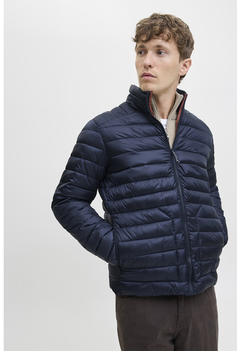 Geaca matlasata cu fermoar