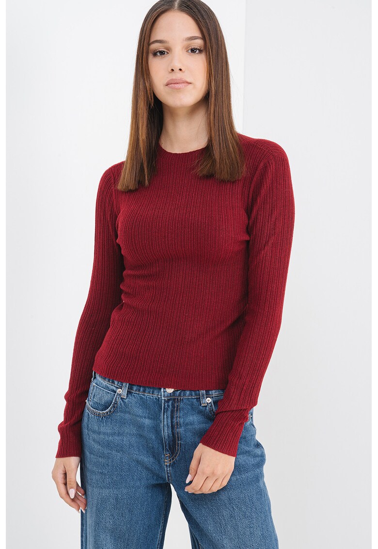 Pulover slim fit cu decolteu la baza gatului - Rosu inchis