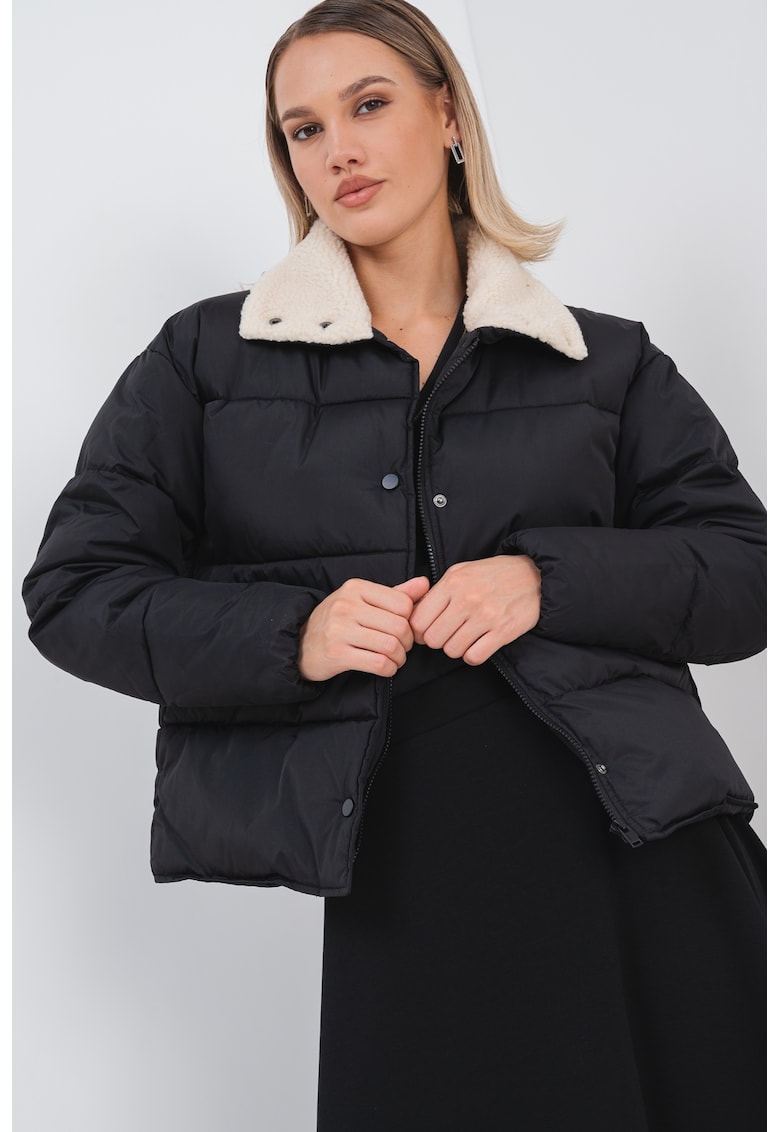 Geaca cu guler cu captuseala din material teddy