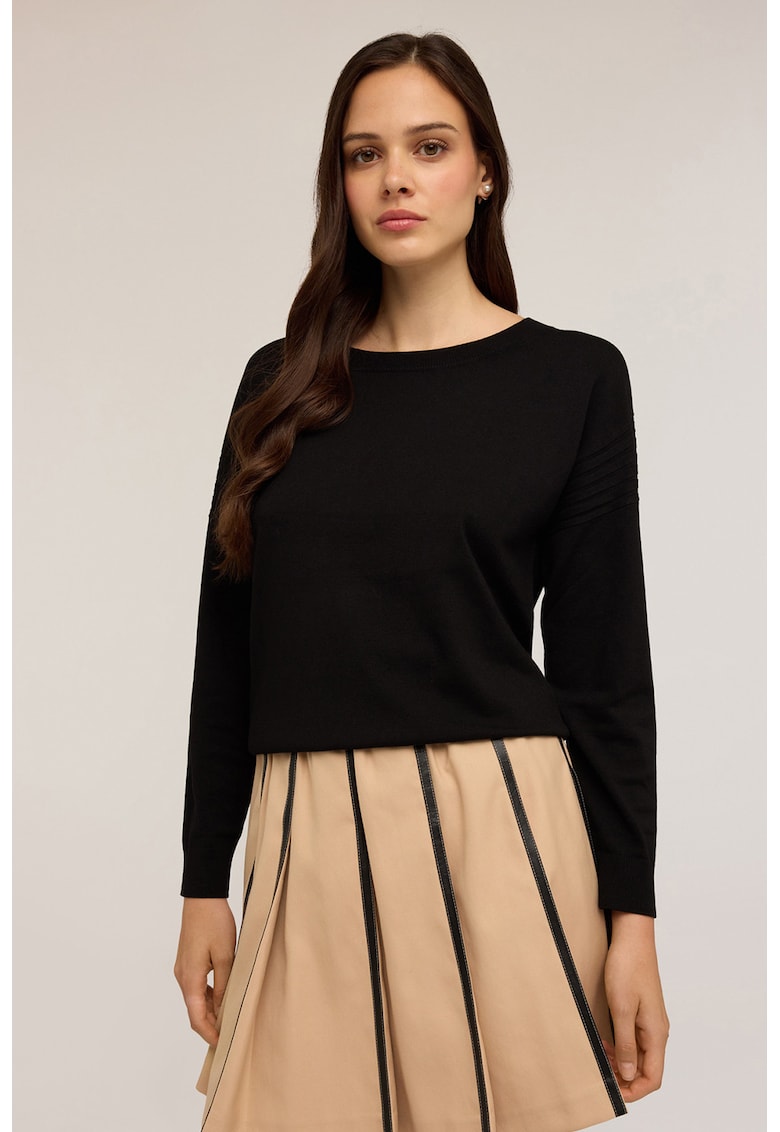 Pulover cu decolteu barcuta si maneci cazute