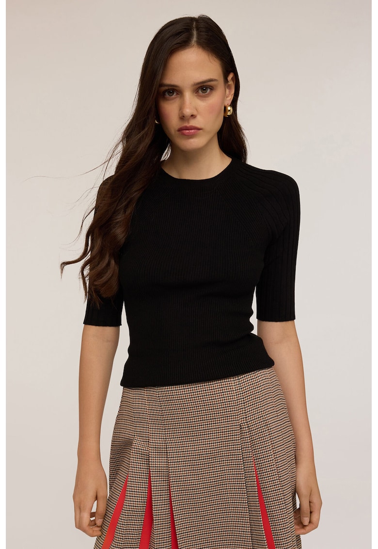 Pulover slim-fit cu aspect striat si maneci scurte