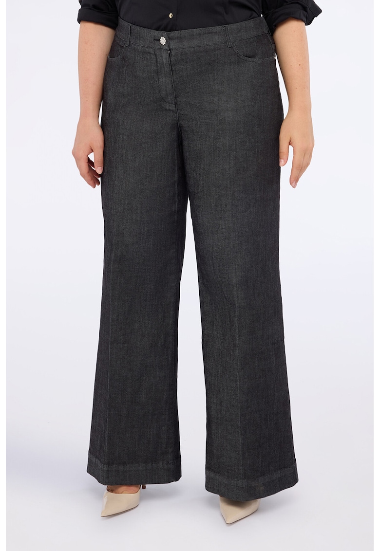 Blugi cu croiala ampla si talie inalta