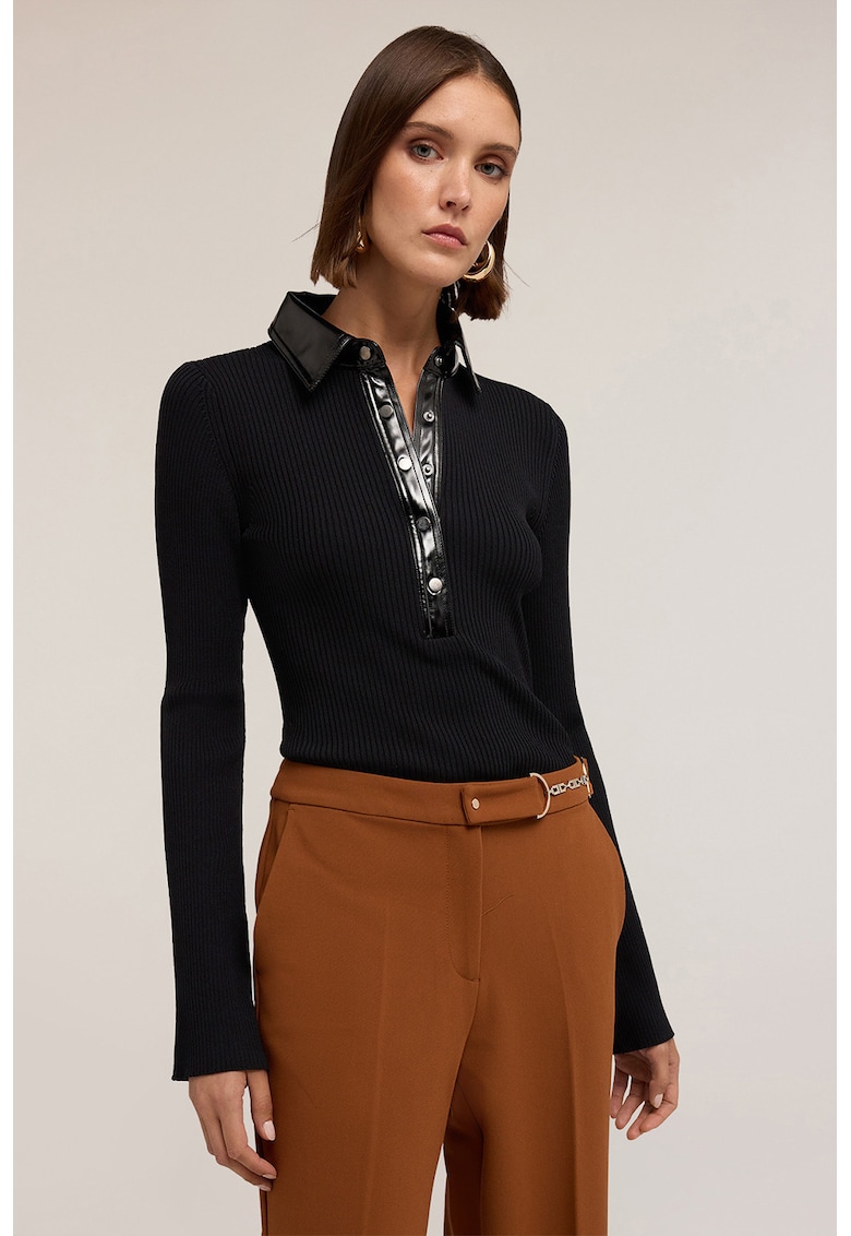 Pulover uni cu fenta cu nasturi