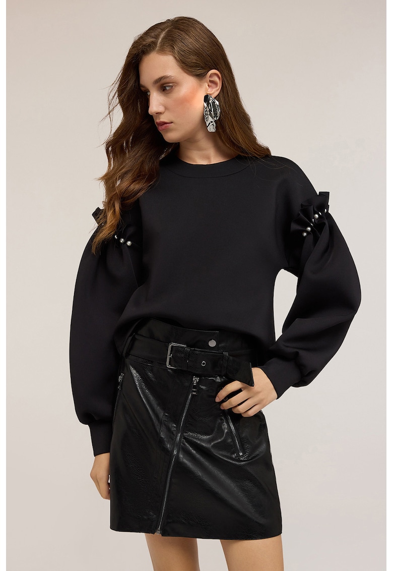 Bluza cu maneci bufante si aplicatii din perle
