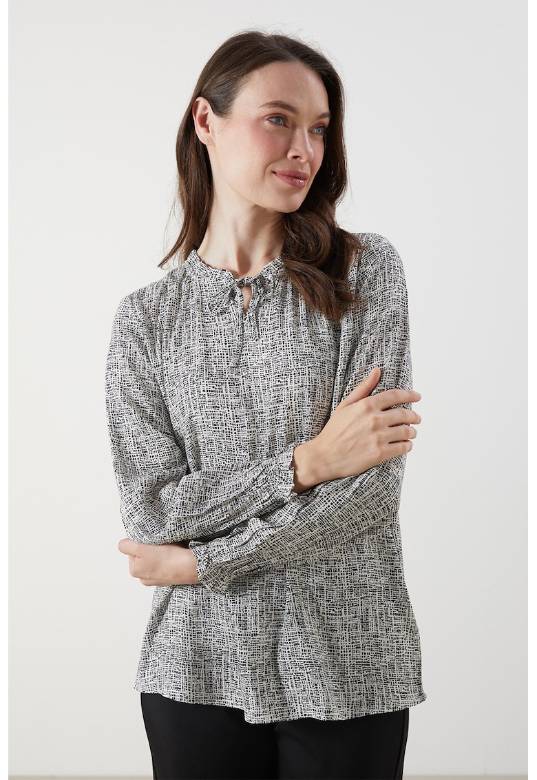 Bluza cu mansete elastice si model